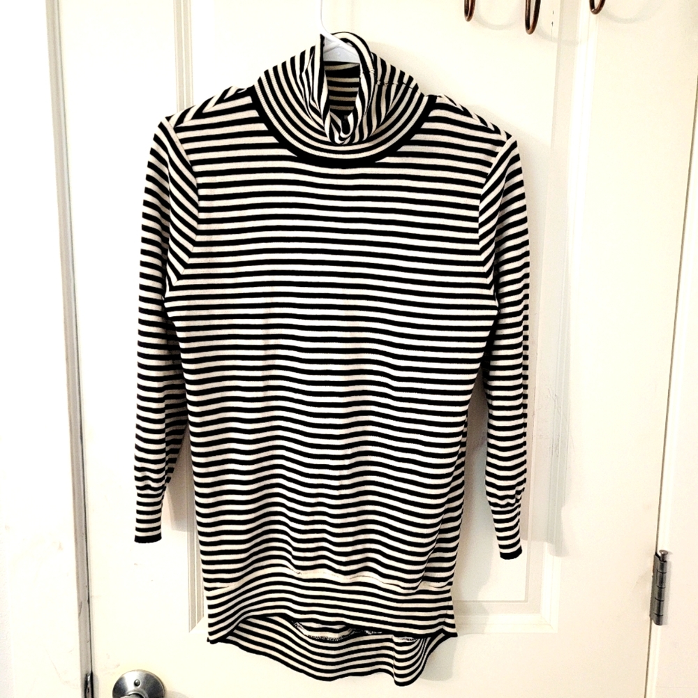 BCBG MAX Azria hi low new with tags turtleneck